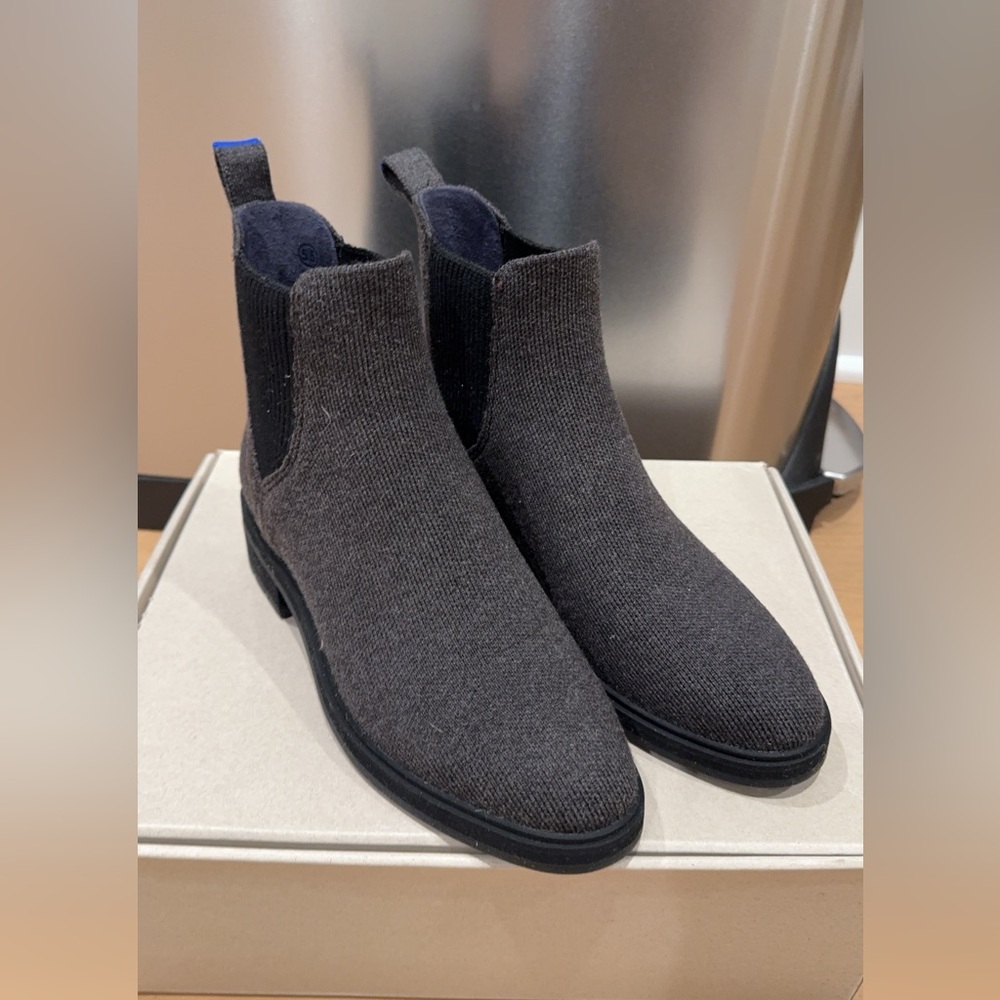 The Lug Boot
Graphite Brown